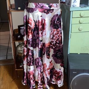 Truly 4 You satin like skirt SZ XL